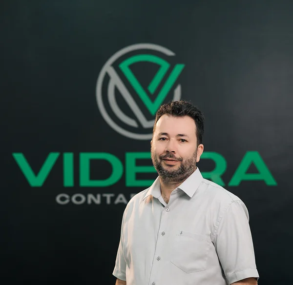 Cristiano Eduardo Barboza — Contador CRC-MG 102933/O-3